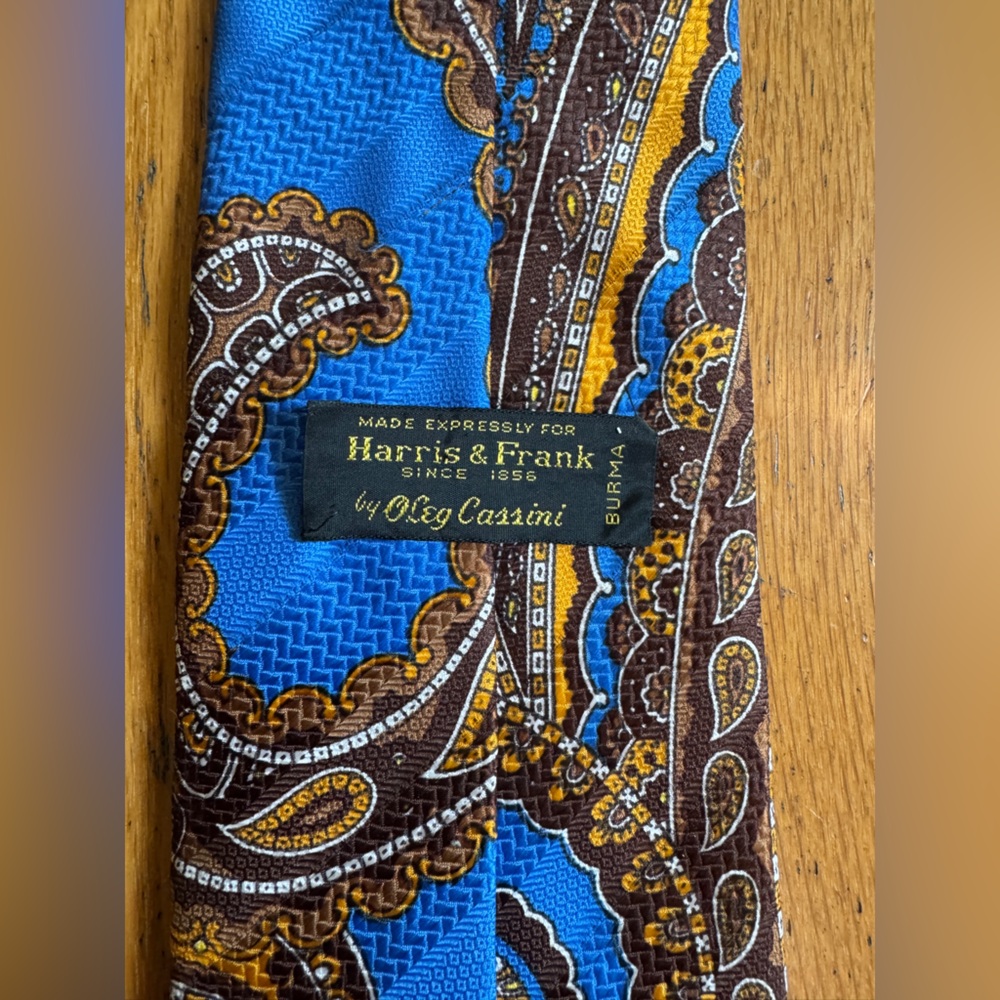 70s Vintage Oleg Cassini for Harris and Frank Blue Silk Paisley Tie - Picture 4 of 5